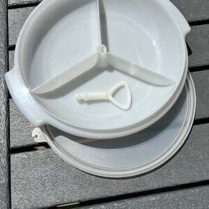 Tupperware divided serving tray, with screw in handle & Tupperware seal lid